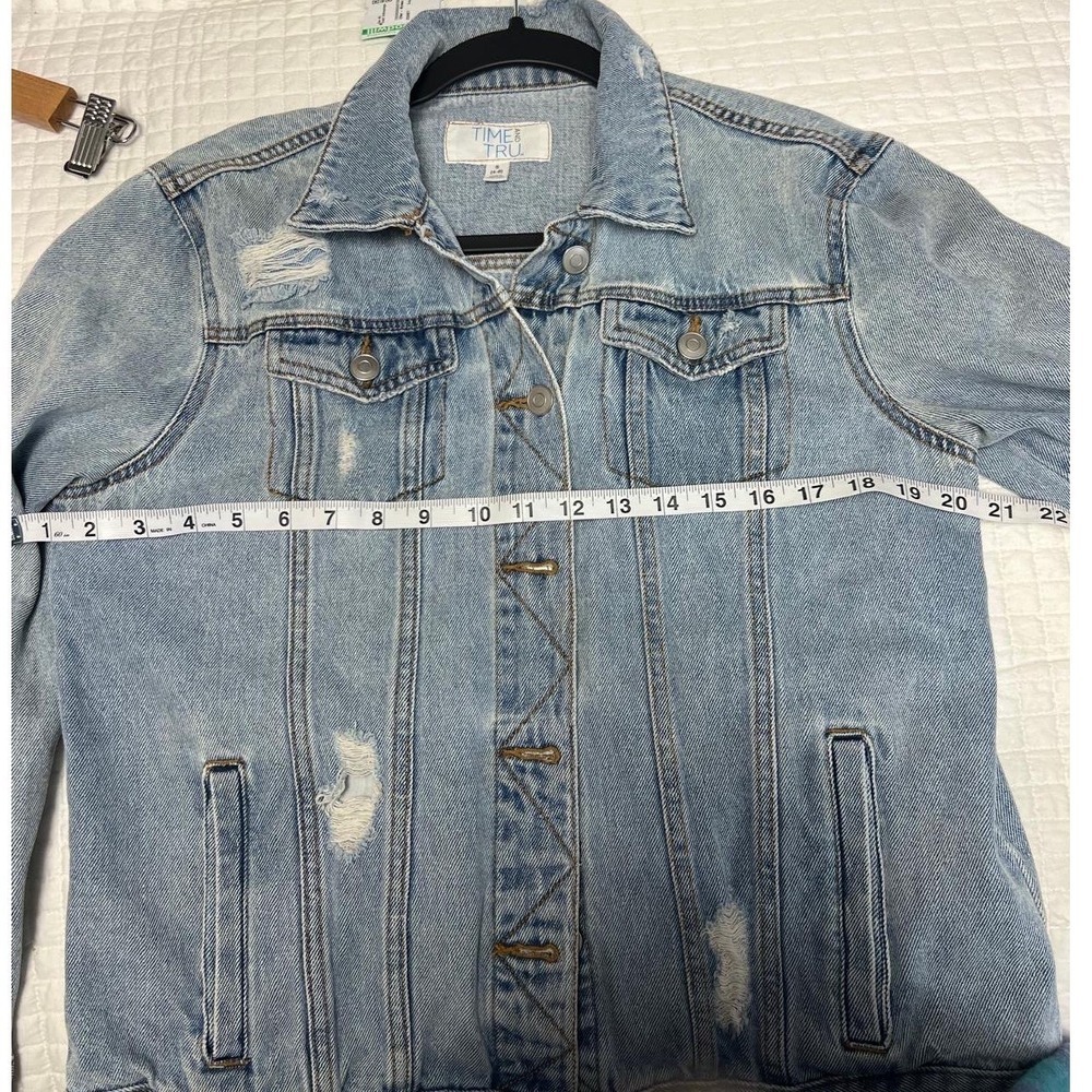 Time and Tru Denim Jacket Womens S Light Wash Excellent Distressed Trucker - Picture 7 of 16